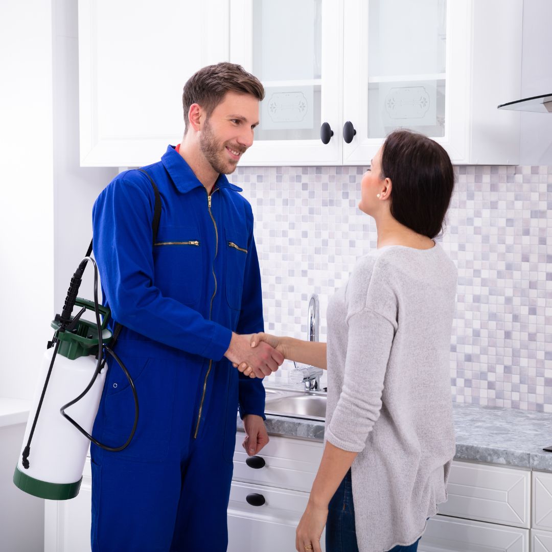 customer and pest control staff